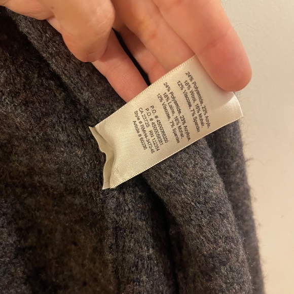 Wilfred wool-blend sleeveless vest - Picture 12 of 13